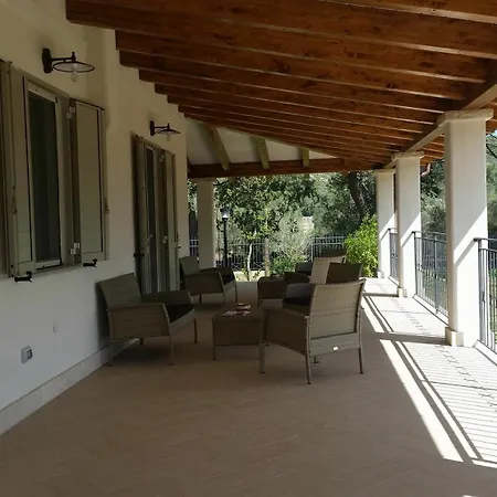 Готель Casale Degli Ulivi 3*